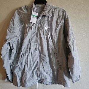 Nike Men's Light Gray Windbreaker